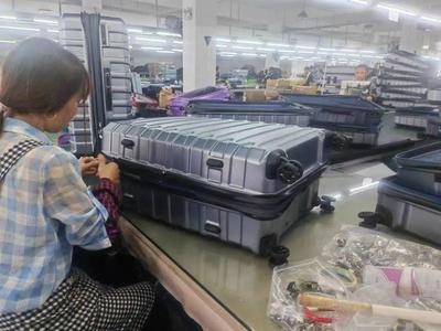 廢棄飲料瓶變身高質量拉桿箱 金山企業以創新技術遠銷海外
